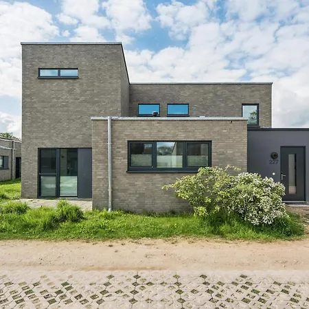 Holiday home 5 Bedroom Cozy In Lembruch-duemmer Lembruch