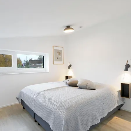 5 Bedroom Cozy In Lembruch-duemmer * Lembruch